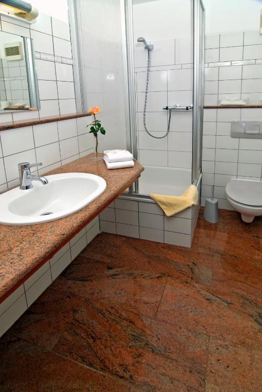 דיסלדורף Hotel Am Schwan חדר תמונה